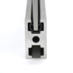 Черный зажимной профиль резиновый в 6 паз