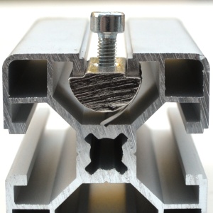 5257 | Сухарь пазовый с пружинкой паз 8, М4, серия 40