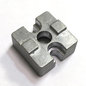 312.0100A.01 | Т-коннектор, к профилям 30х30, паз 8 мм