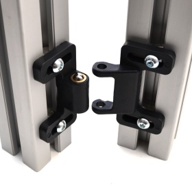 Дверной фиксатор, с шариком на профилях 45х45