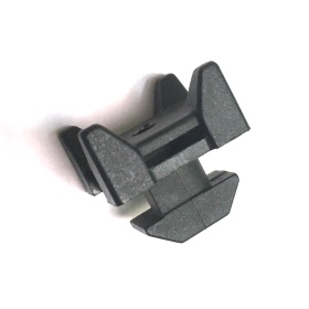 Фото квадратной клипсы арт. 365.0401A.01 к профилям с пазом 10 мм