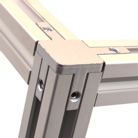 Трехсторонний угловой соединитель к профилям серии 30