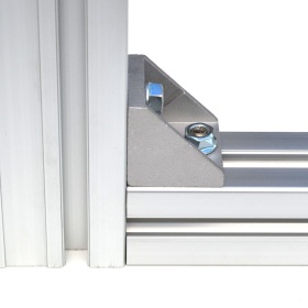 Угловое соединение профилей 45х45, алюминиевым уголком