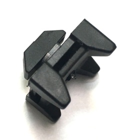 Пластиковая клипса к станочным профилям, под стяжку (хомут) паз 8 мм