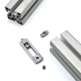 Необходимая фурнитура для крепления двух профилей 40х40 при помощи торцевого соединителя