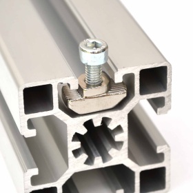 Т-гайка М5 в пазу 10 мм станочного профиля 45х45