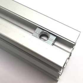 Профиль 30х30 с пазом 8, и сухарь М8 с фиксатором