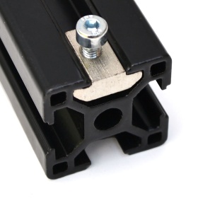 Профиль OB-3030 и пазовый сухарь М4-30