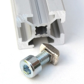 Т-гайка М5-20 с конструкционным профилем 20х20 паз 6 мм