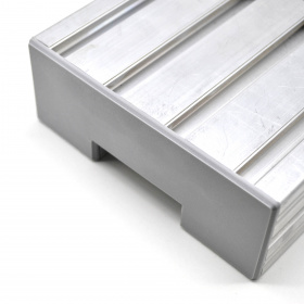 Декоративная заглушка серого цвета в торец профиля 60х160 мм