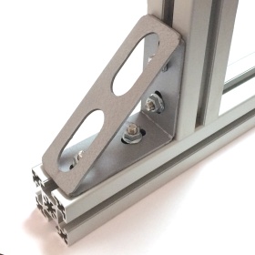 Соединение профилей 50х50, стальным угловым соединителем 50х100