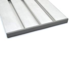 Заглушка серая установленная на профиль 15х180