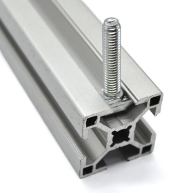 Использование Т-болта с конструкционным профилем 30х30, паз 8 мм