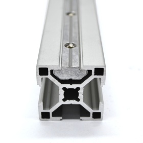 Линейный алюминиевый соединитель в пазу профиля 30х30 мм