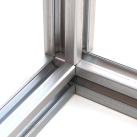 Угловое соединение конструкционных профилей 20х20 трехсторонним соединителем арт. 2065