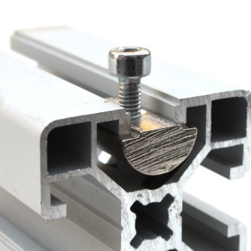 Сухарь М4 серия 40 с пружиной, в профиле 40х40, паз 8 мм