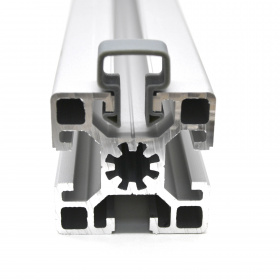 Установка пластикового держателя проводов в алюминиевый профиль 45х45 мм с пазом 10 мм