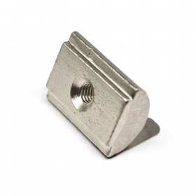 Пазовый сухарь с резьбой М4 и фиксирующей пружинкой для профилей с пазом 10 мм.