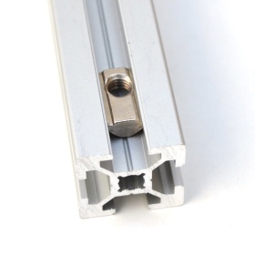 Арт. 5046 М4-20 в пазу профиля 20х20
