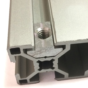 Профиль 30й серии и алюминиевый сухарь М6