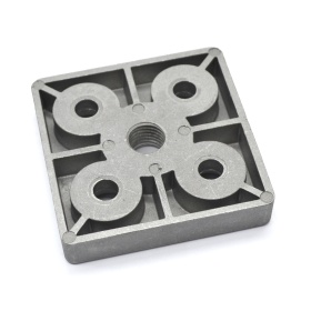 Опорная плита алюминиевая M16-80х80 паз 8. Вид с обратной стороны