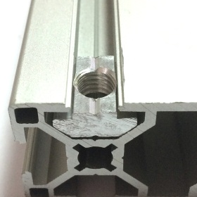 Станочный профиль 30х60 и алюминиевый сухарь М8