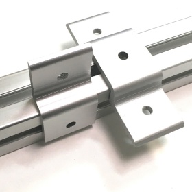 Кронштейны крепления панелей и сеток  совместимые с профилями серии 45 мм