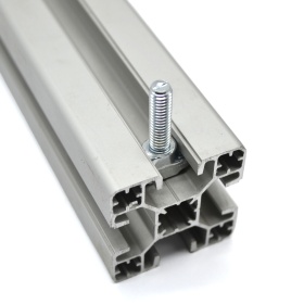 Установка Т-болта М6х25 в профиле с пазом 10 мм