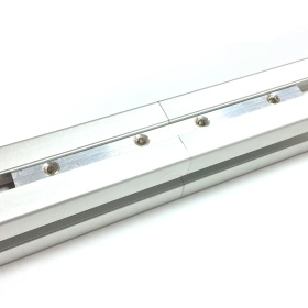 Внутренний линейный соединитель из дюрали, паз 10, 180 мм