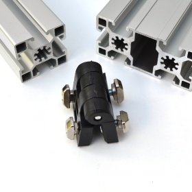 Петля пластиковая, дверная, к профилям серии 45