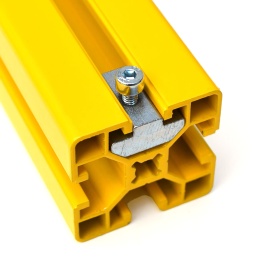 Сухарь пазовый М4 в профиле 40х40