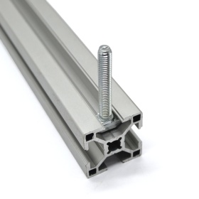 Т-болт М6х40 в пазу профиля 30х30 мм